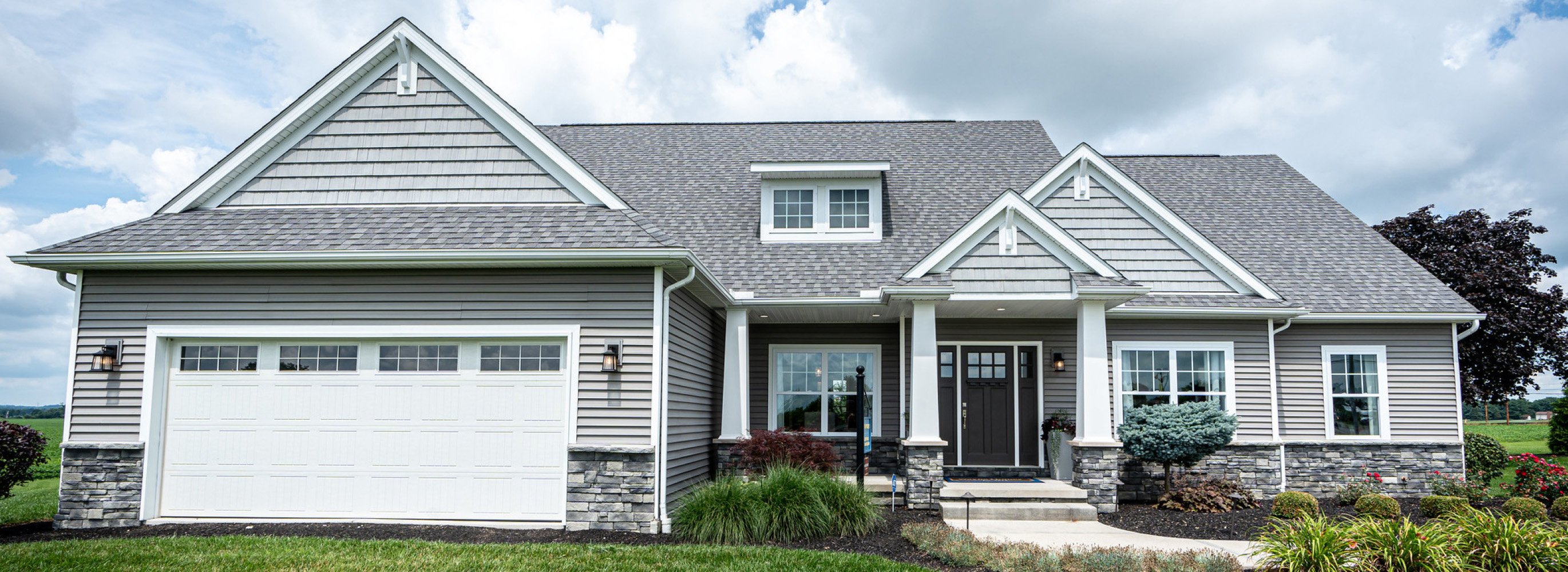 Newark Montgomery Craftsman - Exterior-1